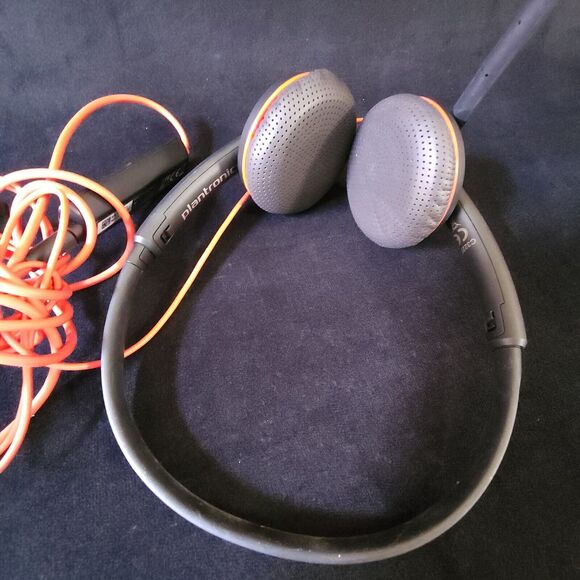 Plantronics Blackwire C3200 PLT Wired USB Headset for Mac & PC - Picture 3 of 8